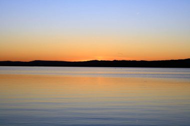 Valencia 'nın I' albufera üzerinde gün batımı 