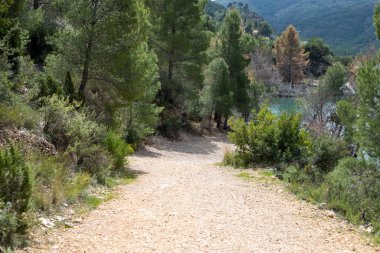 De camino hacia el pantano de Loriguilla en la Comunidad Valenci