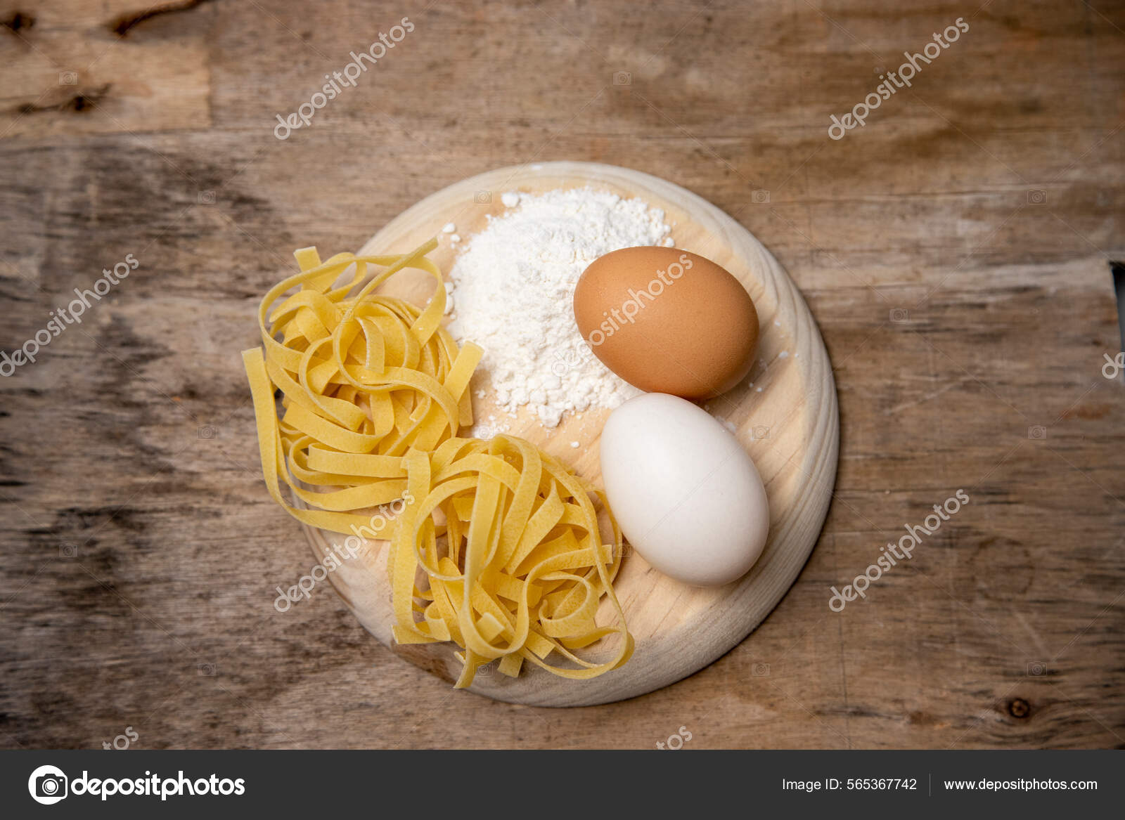 Basic Ingredients Making Pasta Eggs Flour Wooden Stock Photo by ©Z_beth
