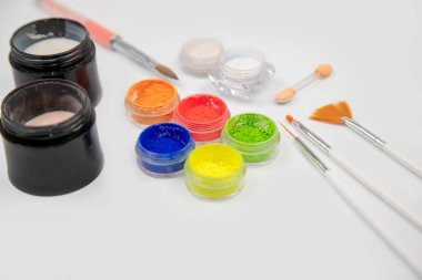 Akrilik çivilerin uygulama ve dekorasyonu için araçlar 