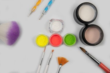 Akrilik çivilerin uygulama ve dekorasyonu için araçlar 