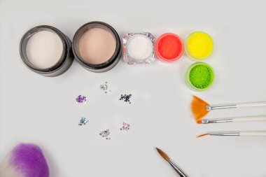 Akrilik çivilerin uygulama ve dekorasyonu için araçlar 