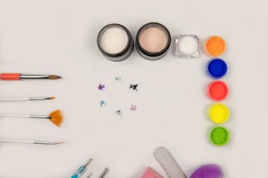 Akrilik çivilerin uygulama ve dekorasyonu için araçlar 