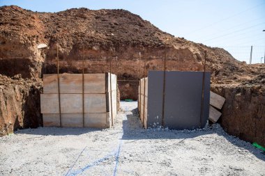 Toprağın hazırlanması, Aziz Petrus 'un temeli ile başlar.