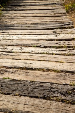 Eski ahşap bir yolun dokusu 