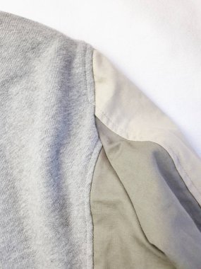 Lüks erkek kıyafetleri ve farklı malzemeler.