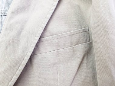 Lüks erkek kıyafetleri ve farklı malzemeler.