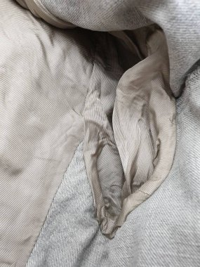 Lüks erkek kıyafetleri ve farklı malzemeler.