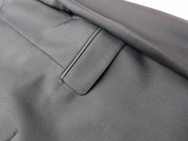 Lüks erkek kıyafetleri ve farklı malzemeler.