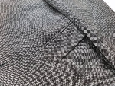 Lüks erkek kıyafetleri ve farklı malzemeler.