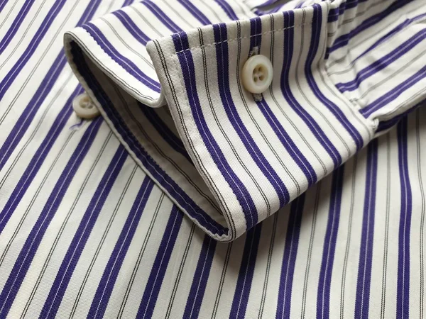 Lüks erkek kıyafetleri ve farklı malzemeler.