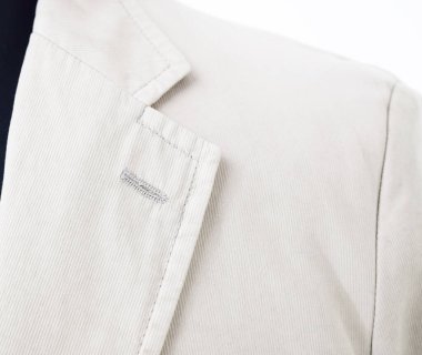 Lüks erkek kıyafetleri ve farklı malzemeler.