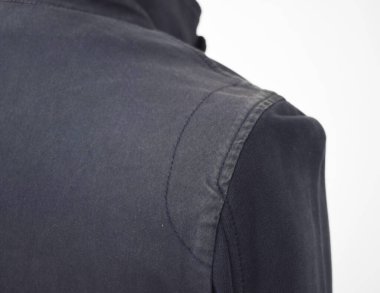 Lüks erkek kıyafetleri ve farklı malzemeler.