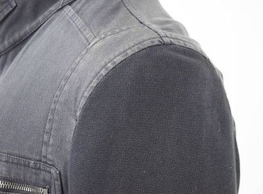 Lüks erkek kıyafetleri ve farklı malzemeler.