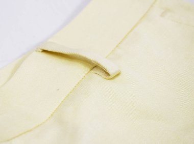 Lüks erkek kıyafetleri ve farklı malzemeler.