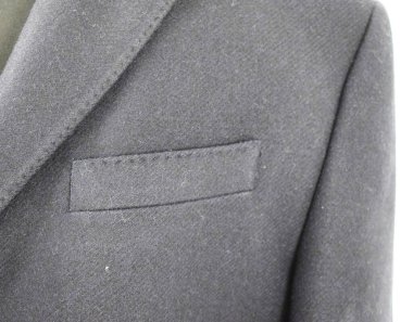 Lüks erkek kıyafetleri ve farklı malzemeler.