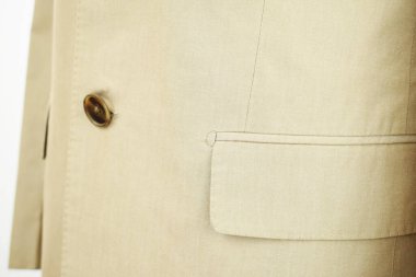 Lüks erkek kıyafetleri ve farklı malzemeler.