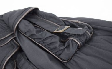 Lüks erkek kıyafetleri ve farklı malzemeler.