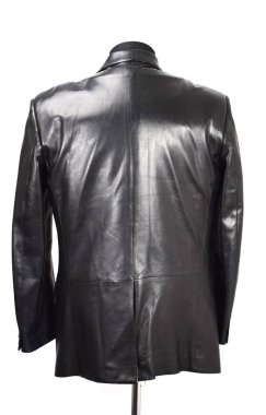 Lüks erkek kıyafetleri ve farklı malzemeler.