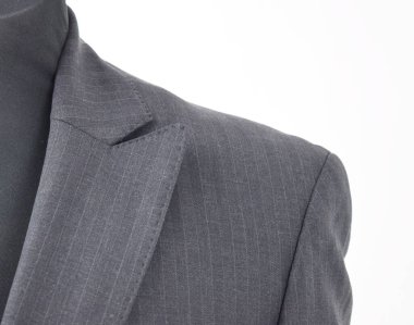 Lüks erkek kıyafetleri ve farklı malzemeler.