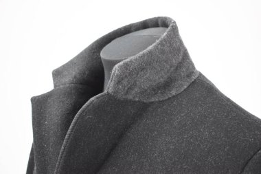 Lüks erkek kıyafetleri ve farklı malzemeler.