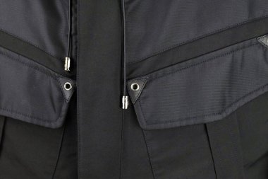 Lüks erkek kıyafetleri ve farklı malzemeler.