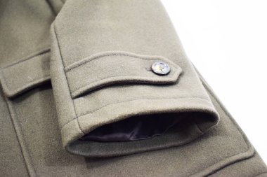 Lüks erkek kıyafetleri ve farklı malzemeler.