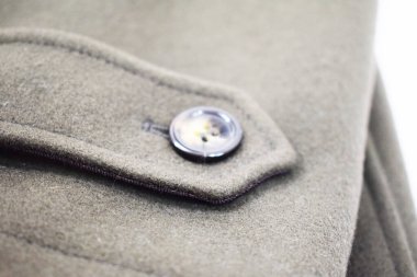 Lüks erkek kıyafetleri ve farklı malzemeler.