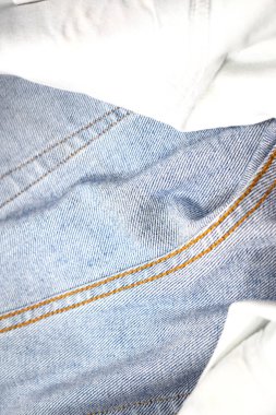 Lüks erkek kıyafetleri ve farklı malzemeler.