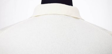 Lüks erkek kıyafetleri ve farklı malzemeler.