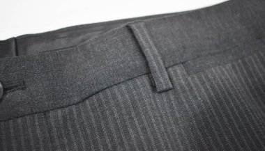 Lüks erkek kıyafetleri ve farklı malzemeler.