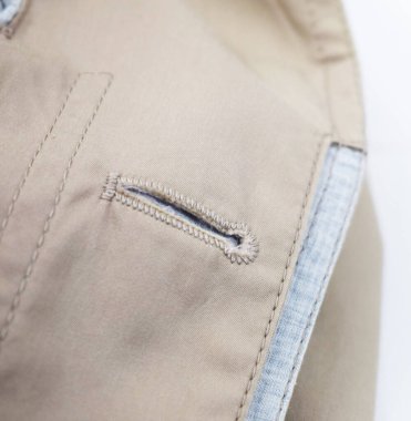 Lüks erkek kıyafetleri ve farklı malzemeler.