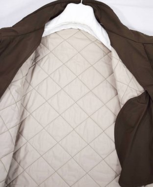 Lüks erkek kıyafetleri ve farklı malzemeler.