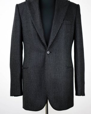 Lüks erkek kıyafetleri ve farklı malzemeler.