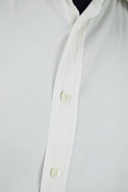 Lüks erkek kıyafetleri ve farklı malzemeler.