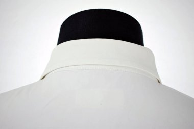 Lüks erkek kıyafetleri ve farklı malzemeler.