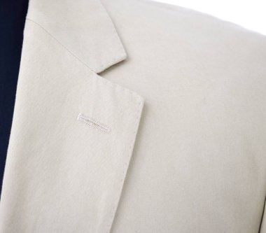 Lüks erkek kıyafetleri ve farklı malzemeler.