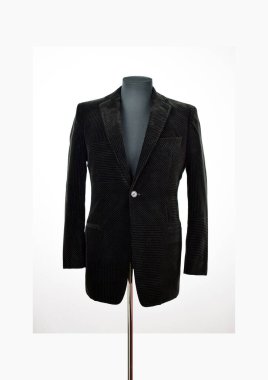 Lüks erkek kıyafetleri ve farklı malzemeler.