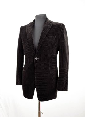 Lüks erkek kıyafetleri ve farklı malzemeler.