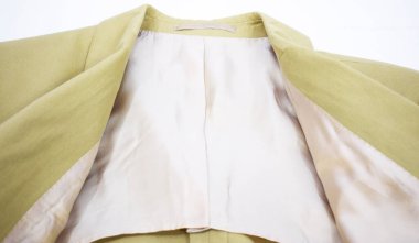 Lüks erkek kıyafetleri ve farklı malzemeler.