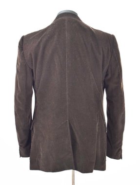 Lüks erkek kıyafetleri ve farklı malzemeler.