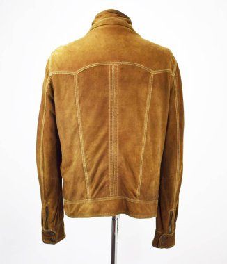 Lüks erkek kıyafetleri ve farklı malzemeler.