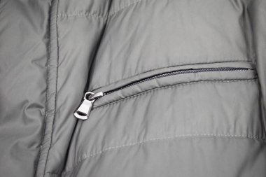 Lüks erkek kıyafetleri ve farklı malzemeler.