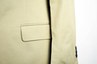 Lüks erkek kıyafetleri ve farklı malzemeler.