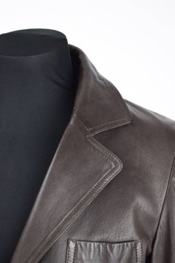 Lüks erkek kıyafetleri ve farklı malzemeler.