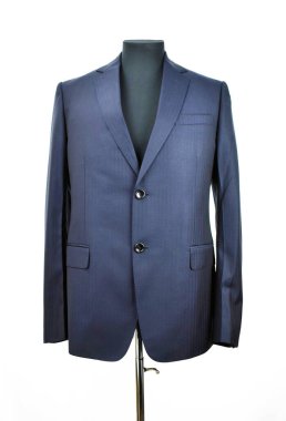 Lüks erkek kıyafetleri ve farklı malzemeler.