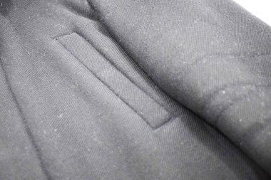 Lüks erkek kıyafetleri ve farklı malzemeler.