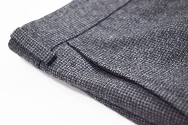 Lüks erkek kıyafetleri ve farklı malzemeler.