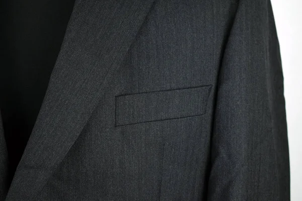 Lüks erkek kıyafetleri ve farklı malzemeler.