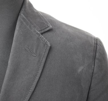 Lüks erkek kıyafetleri ve farklı malzemeler.